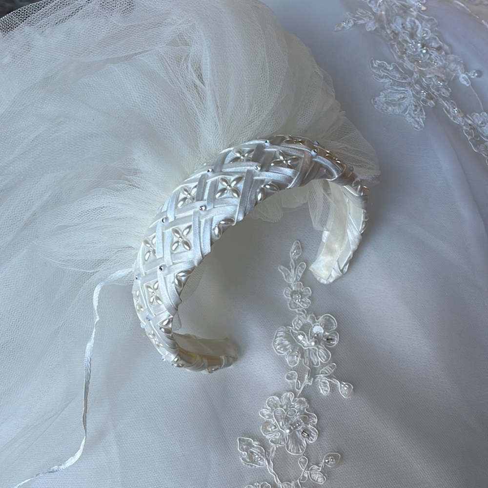 Strapless Lace Appliqué Wedding Dress in Ivory - Picture 8 of 9